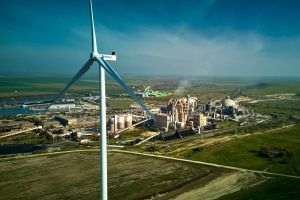 Producătorul chinez de turbine eoliene Ming Yang va investi până la 2 miliarde de dolari într-o fabrică din Scoţia